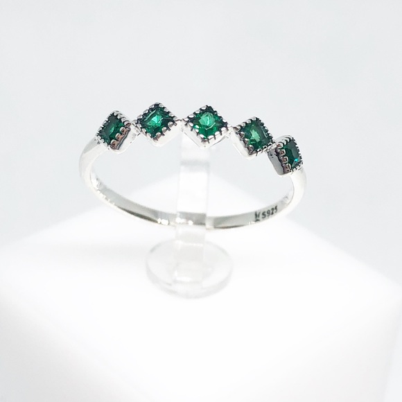 Jewelry - 🟩Sterling silver stackable square ring🟩